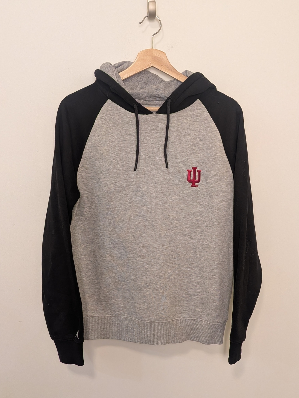 IU Hoosiers Gray & Black Embroidered Logo Raglan Hoodie With Zipper Pocket M